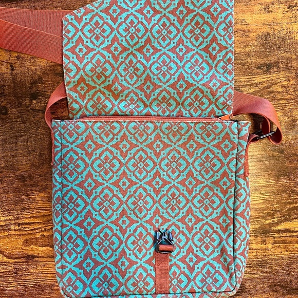 Kavu crossbopy bag - Picture 3 of 5